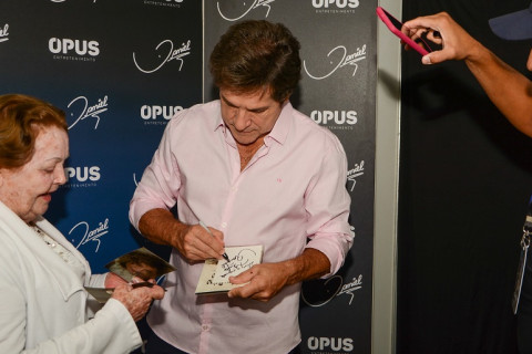 O dia em que Daniel autografou por 25h, passou mal e bateu recorde